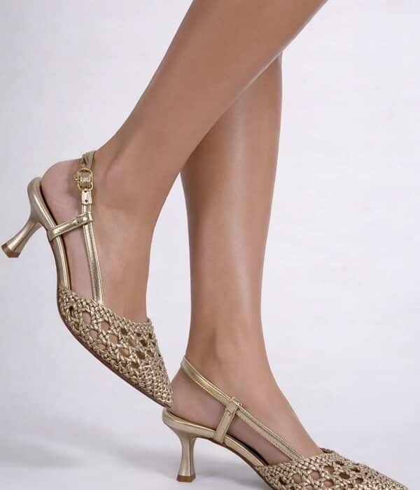 Laura Biagiotti - zlatá sandálka